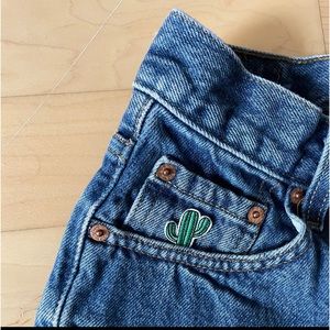 levi shorts size 24/25